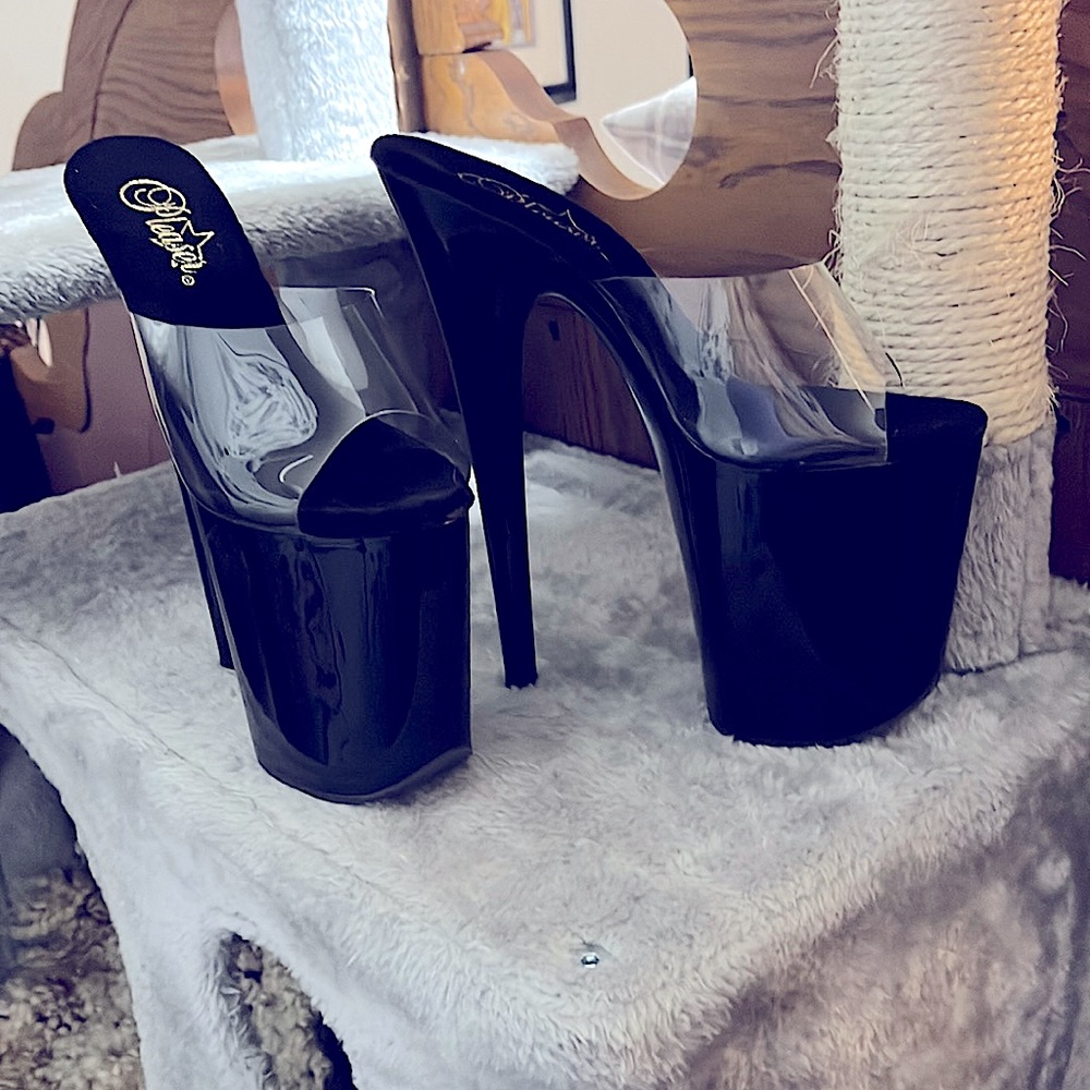 Poll shoes